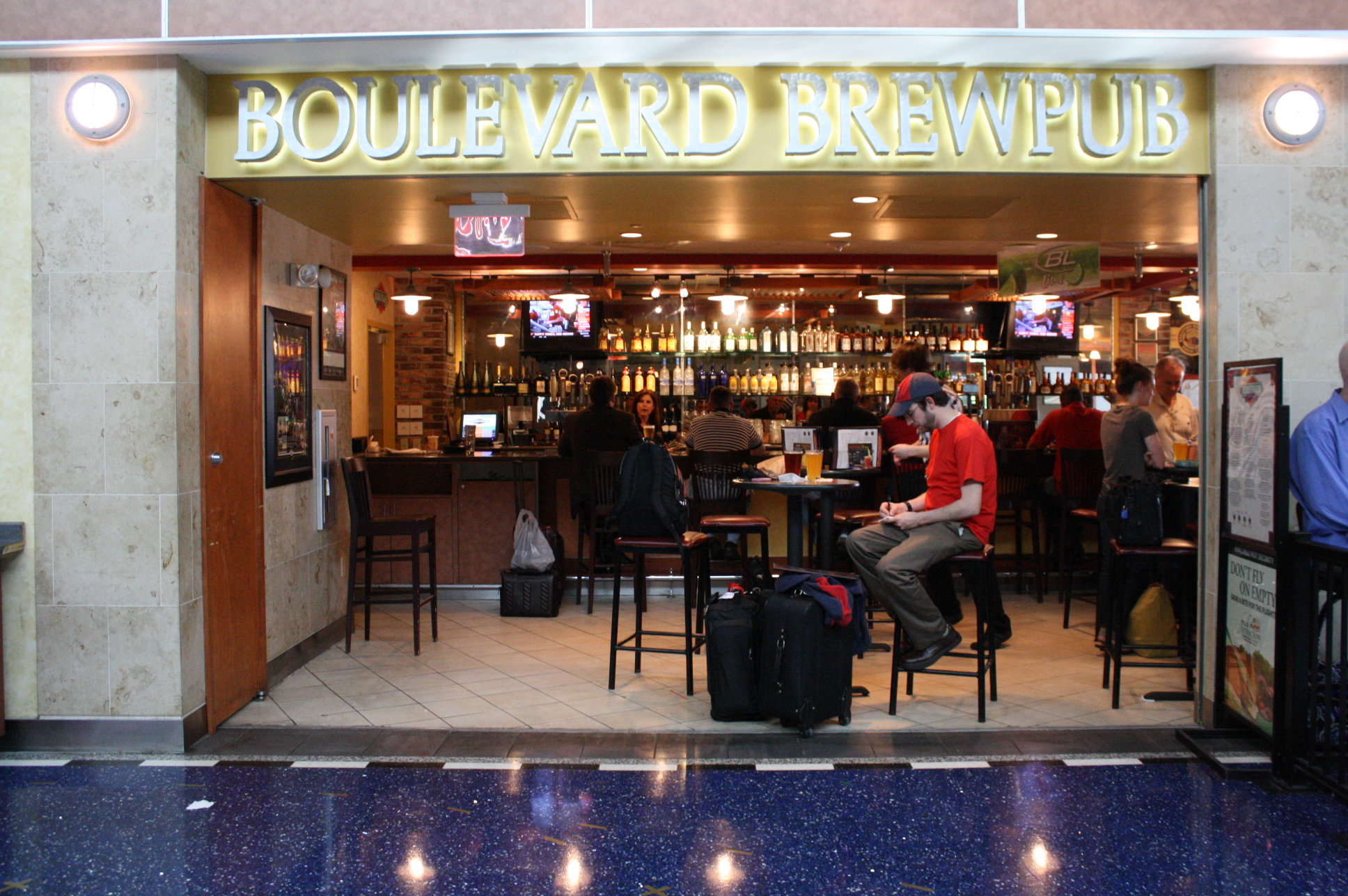 Boulevard pub @ KC International Airport