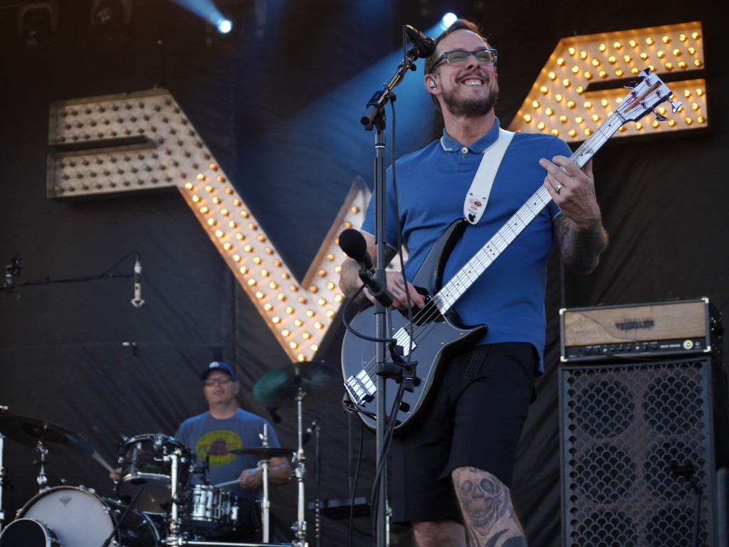 Scott Shriner of Weezer at Project Pabst (photo by Cat Stelzer)