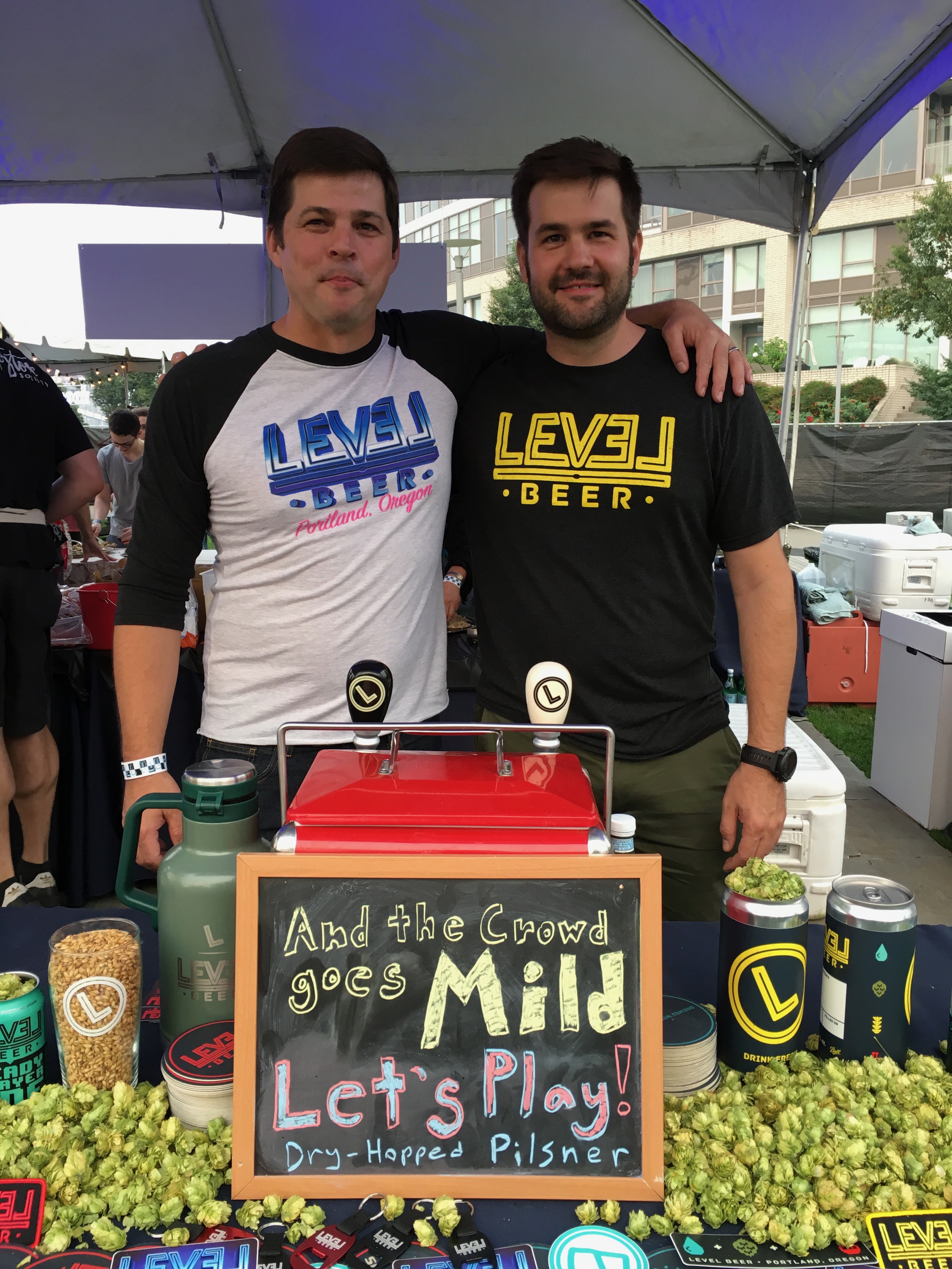 Geoff Phillips from Level Beer and Rob Merollis from Running Man at the 2017 Feast Smoked!.