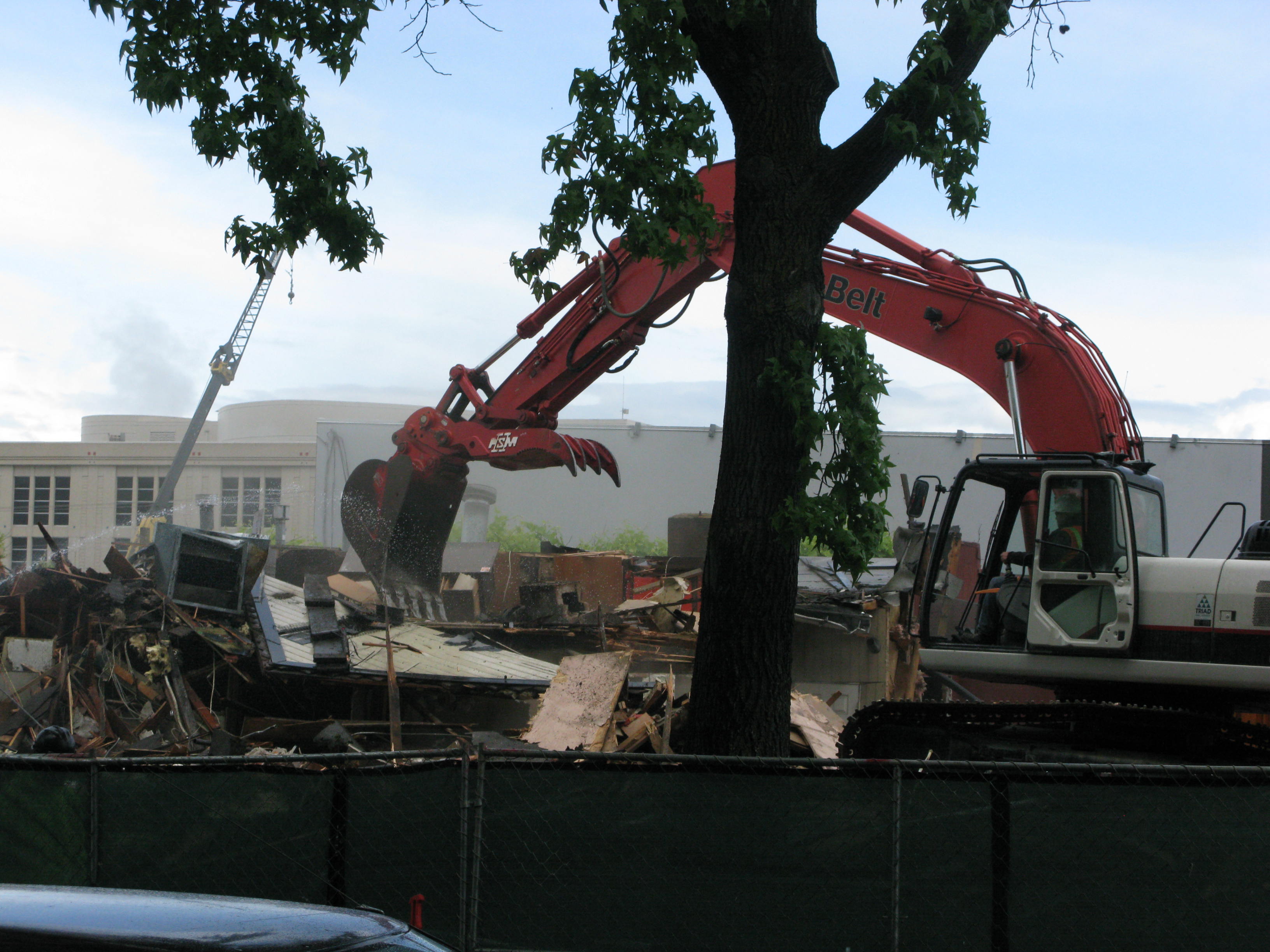 Tearing down the original New Old Lompoc in Northwest Portland. (FoystonFoto)