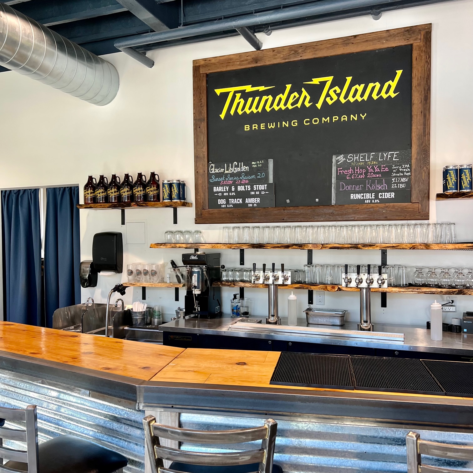 The first level bar at Thunder Island Brewing in Cascade Locks, Oregon.
